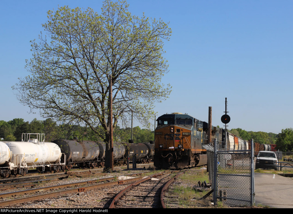 CSX 5313 is in the lead of train L619-13 outside the yard office